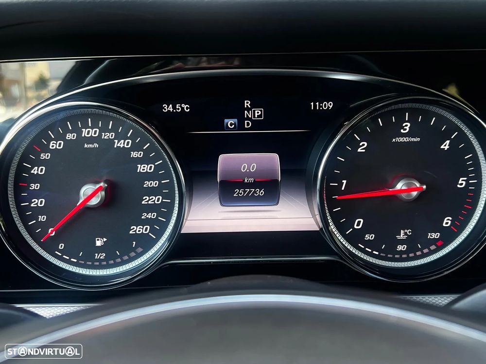 Mercedes-Benz E 220 d Avantgarde - 44