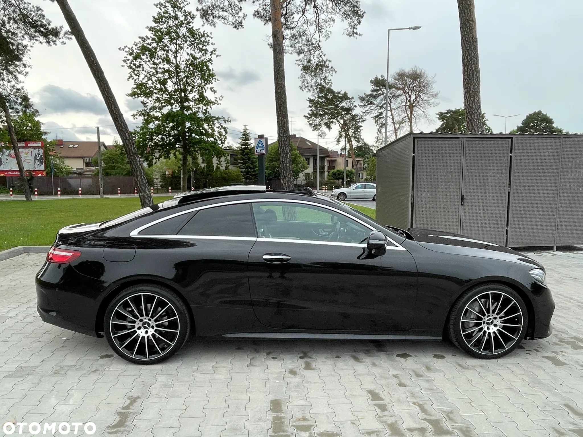 Mercedes-Benz Klasa E 300 Coupe 9G-TRONIC - 3