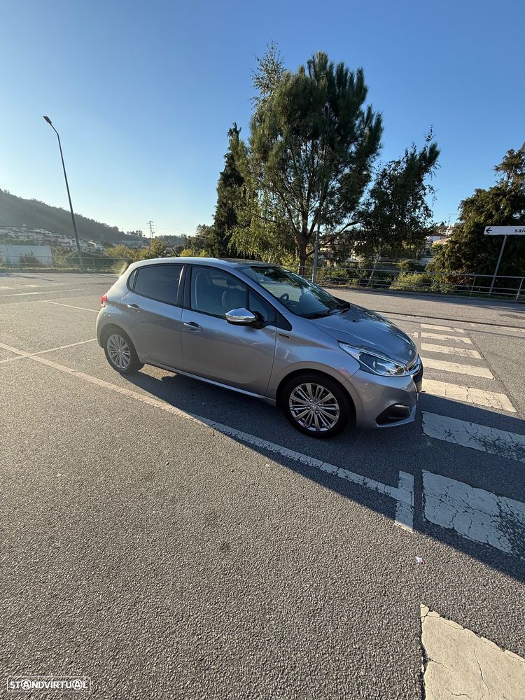 Peugeot 208 1.2 PureTech Signature - 3