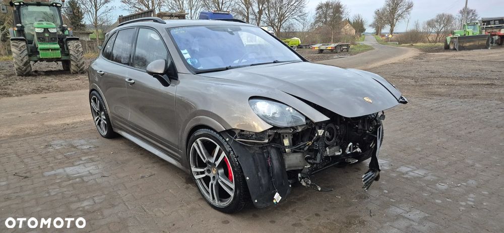 Porsche Cayenne GTS - 3