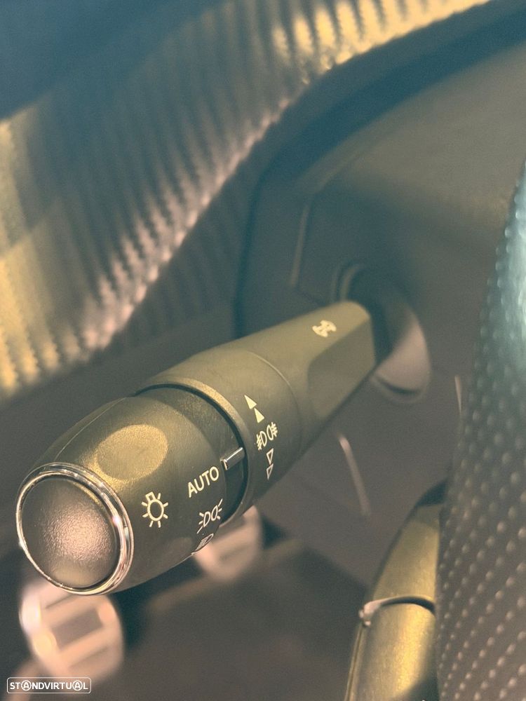 Peugeot 2008 1.2 PureTech GT Line - 33