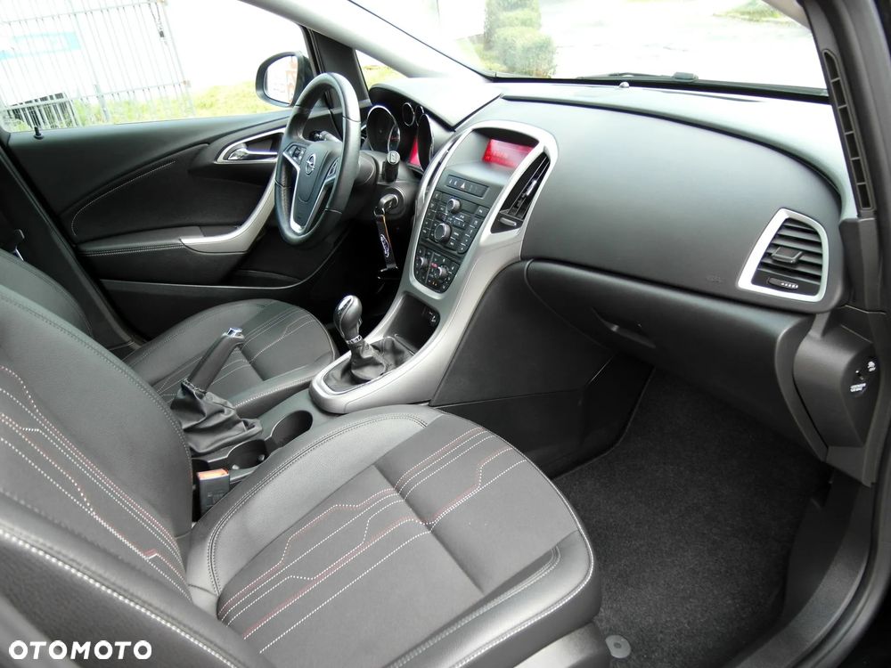 Opel Astra 1.4 Turbo 150 Jahre - 19