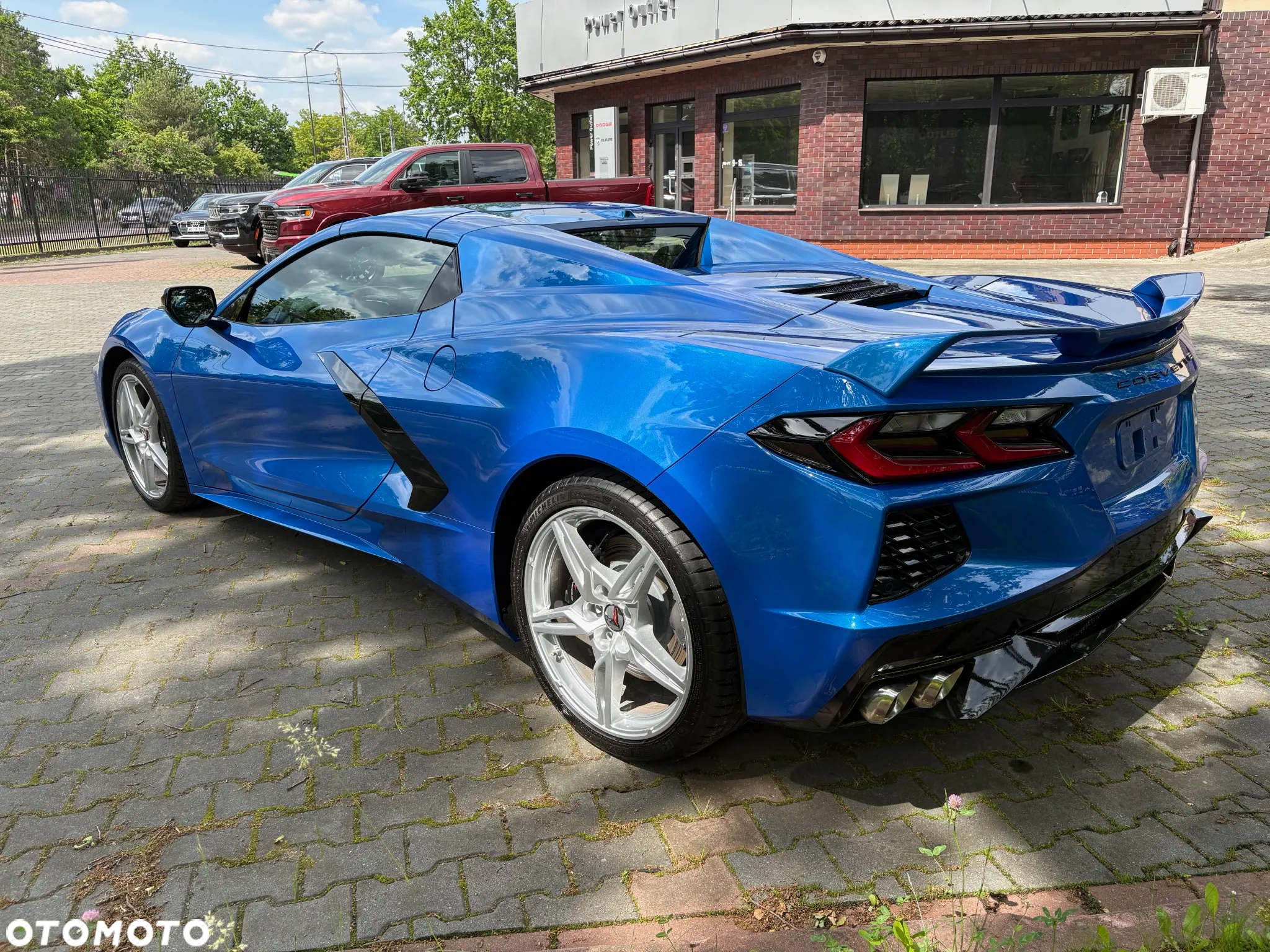 Chevrolet Corvette - 9