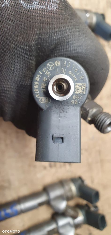 Wtrysk wtryskiwacz wtryskiwacze wtryski paliwa Mercedes B-Klasa W245 2.0 CDI A6400700787 - 9