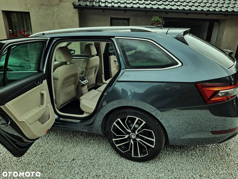 Skoda Superb Combi 2.0 TDI DSG Premium Edition - 24