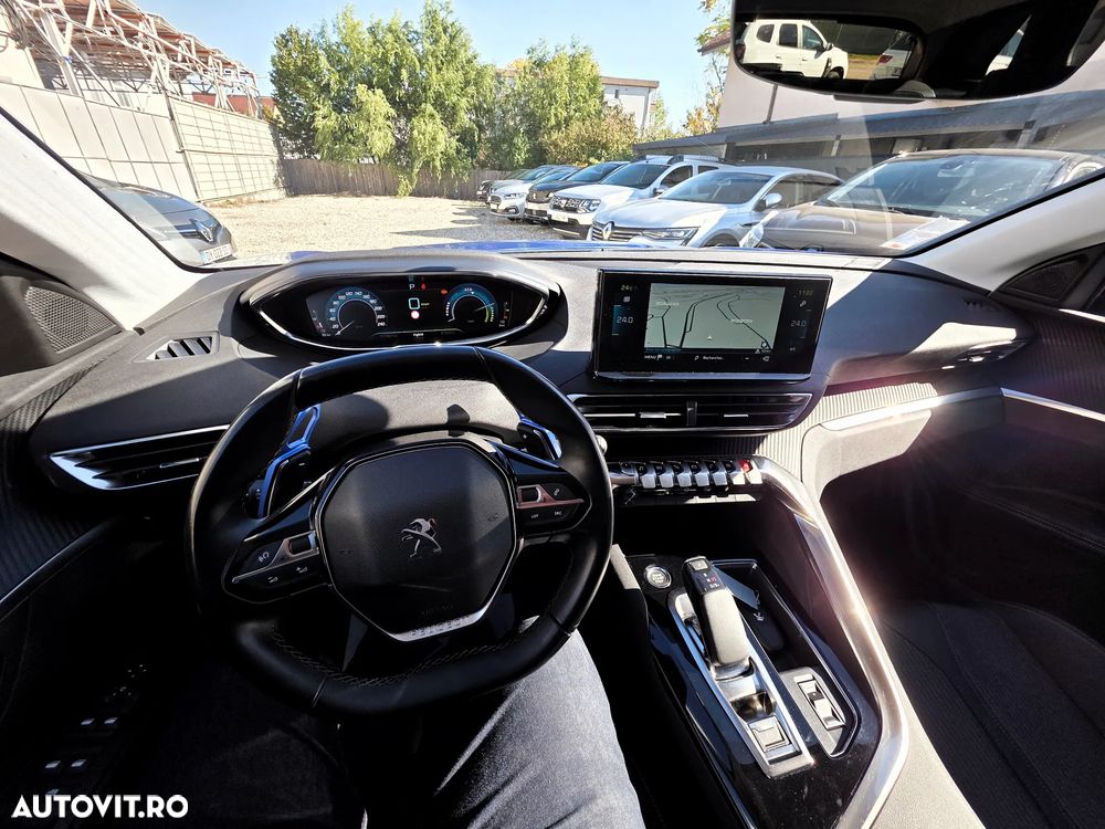 Peugeot 3008 Plug-In Hybrid 225 e-EAT8 Allure Pack - 28