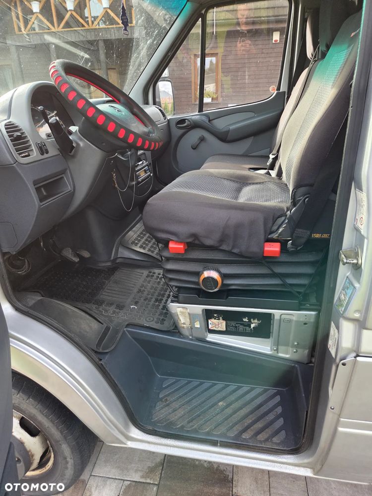 Mercedes-Benz Sprinter - 10