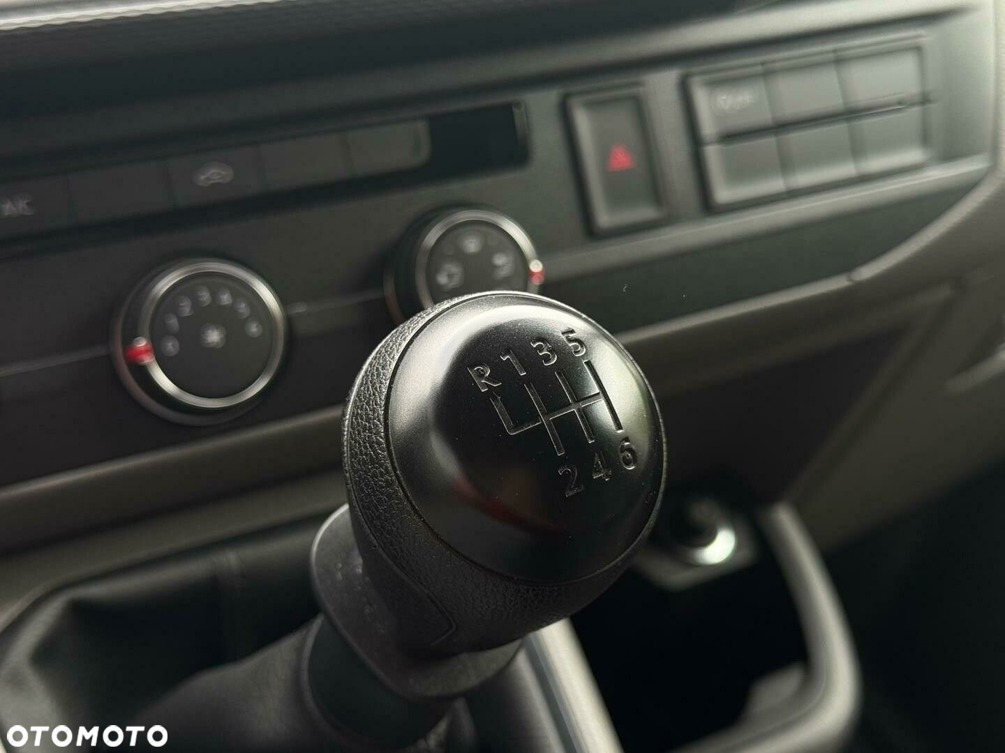 Volkswagen Transporter - 17