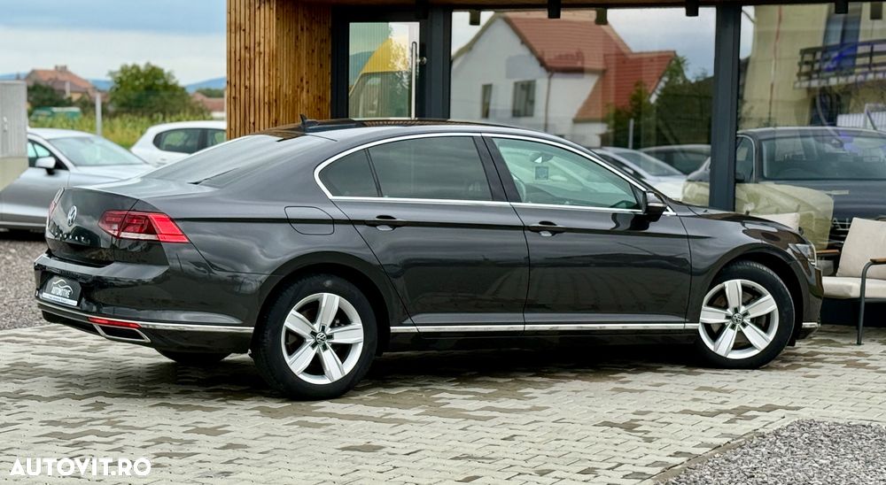 Volkswagen Passat Variant 2.0 TDI DSG Highline - 13