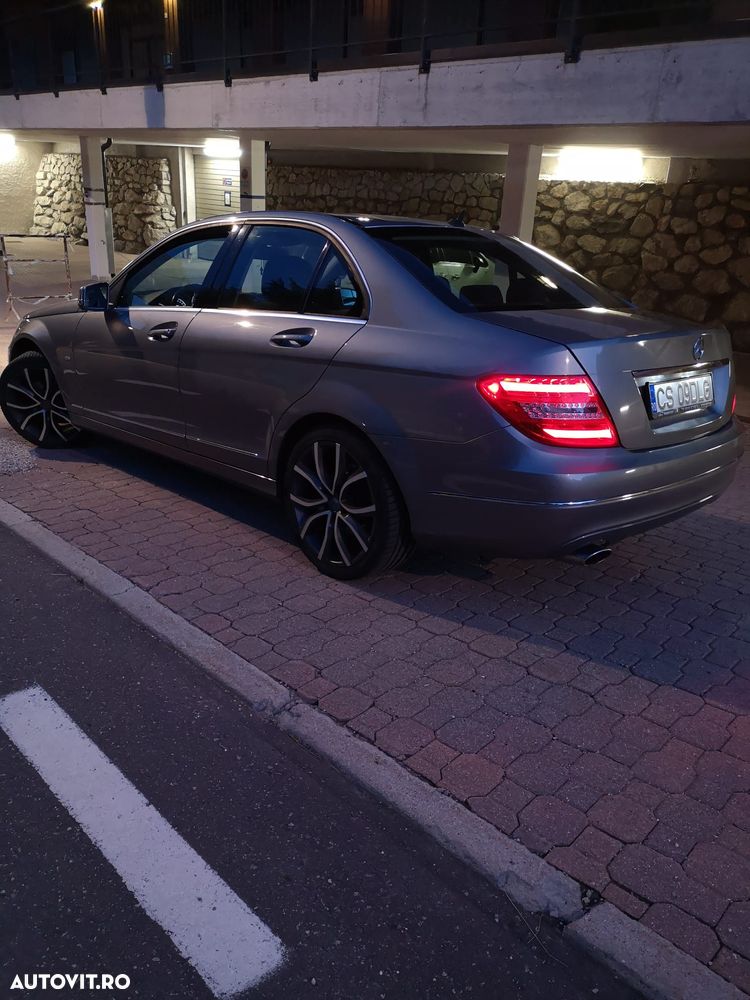 Mercedes-Benz C 220 CDI DPF (BlueEFFICIENCY) Elegance - 4