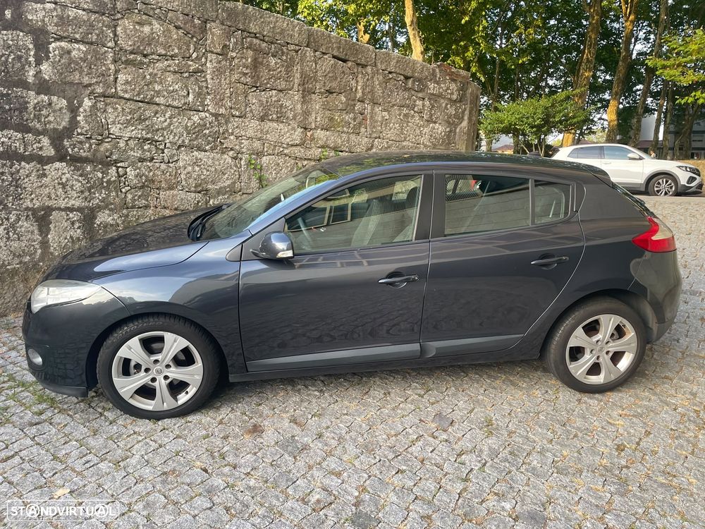 Renault Mégane 1.5 dCi Dynamique - 4