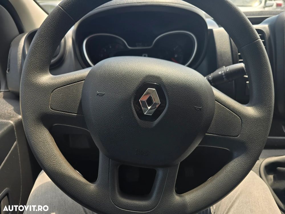 Renault TRAFIC - 4