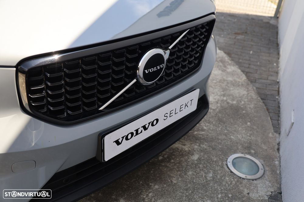 Volvo XC 40 2.0 B3 Plus Dark - 8