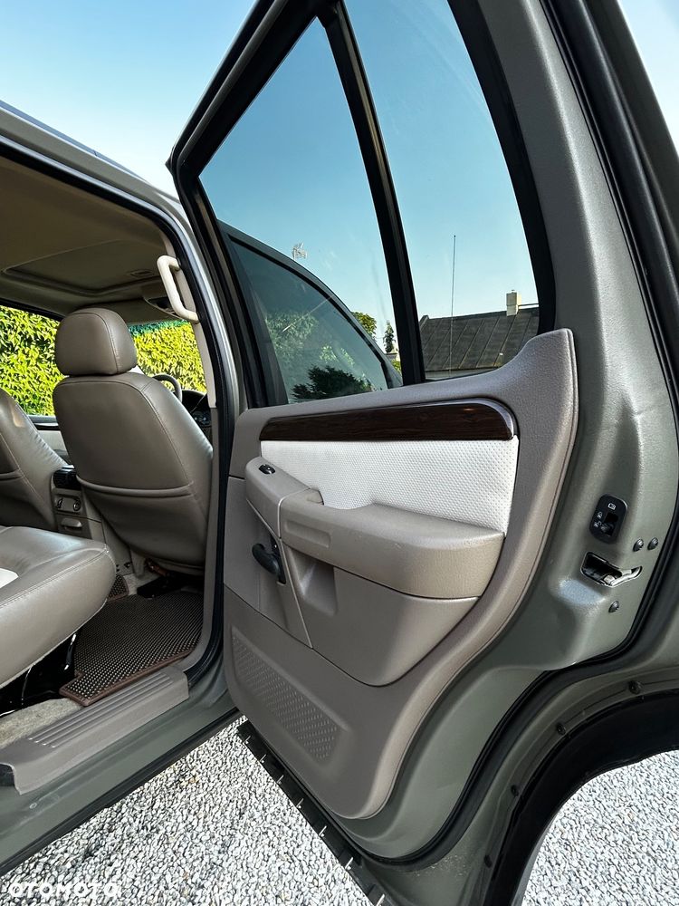 Ford Explorer 4.6 - 31