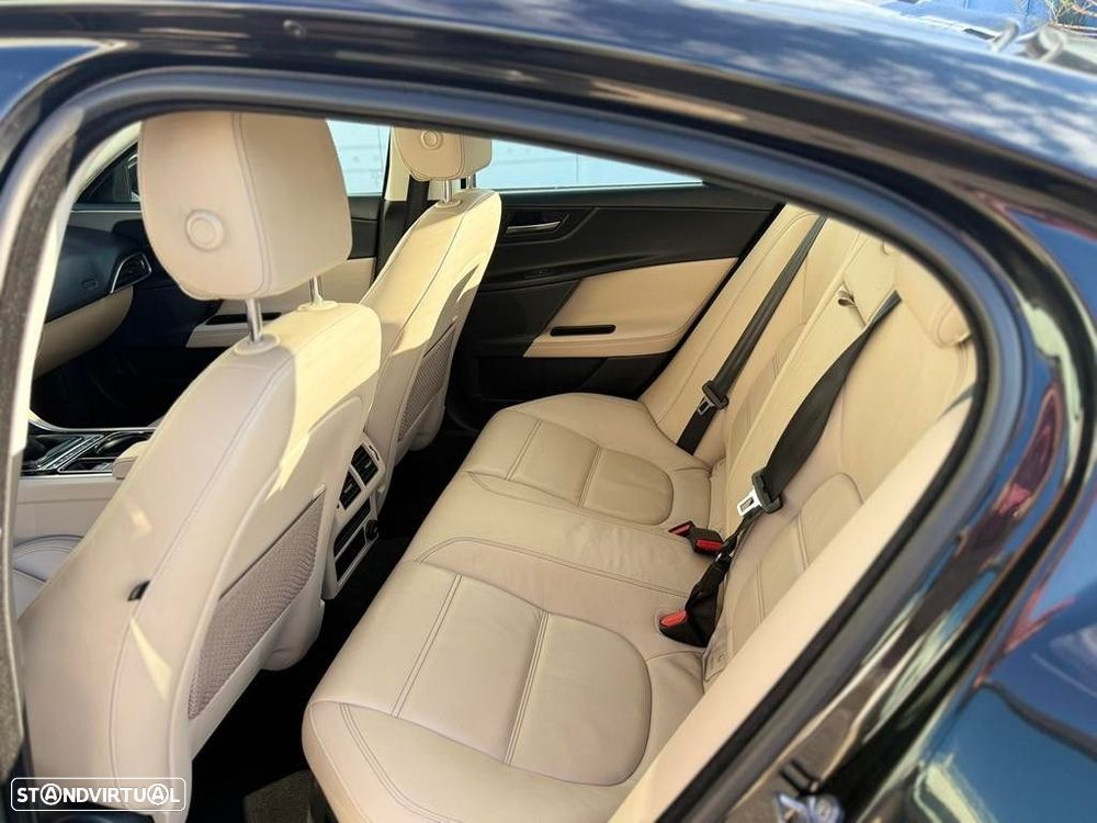 Jaguar XE 2.0 D Pure - 21