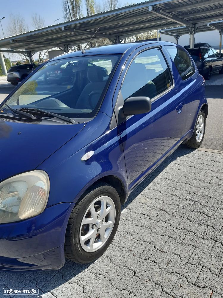 Toyota Yaris 1.0 Base - 2
