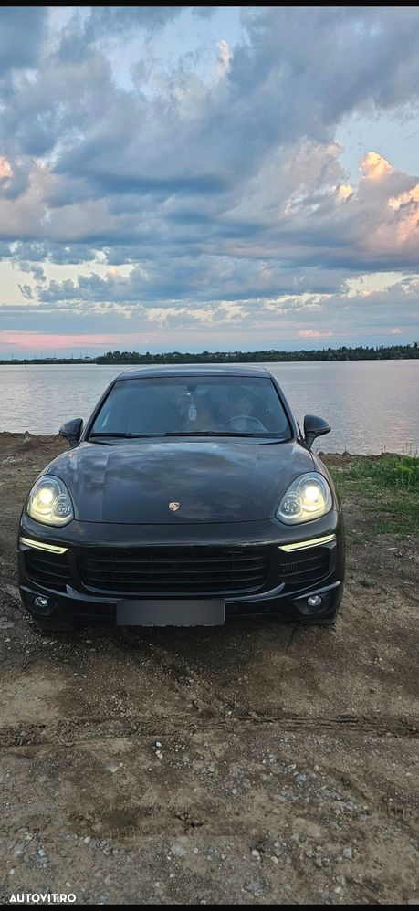 Porsche Cayenne - 2