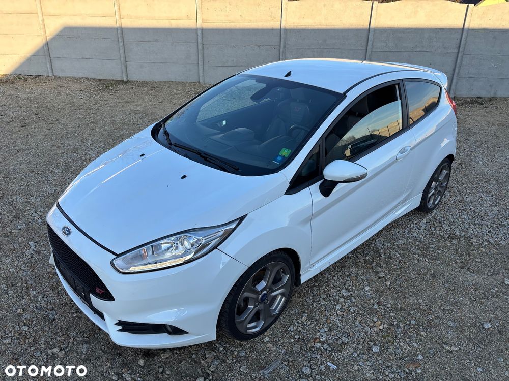 Ford Fiesta 1.6 EcoBoost ST - 4
