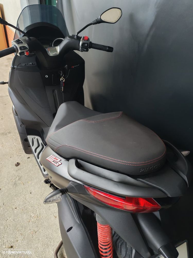 Piaggio MP3 300 S - 11