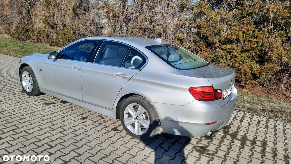 BMW Seria 5 535i - 11