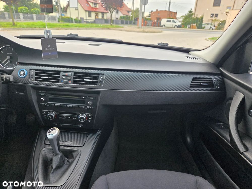 BMW Seria 3 320i - 21
