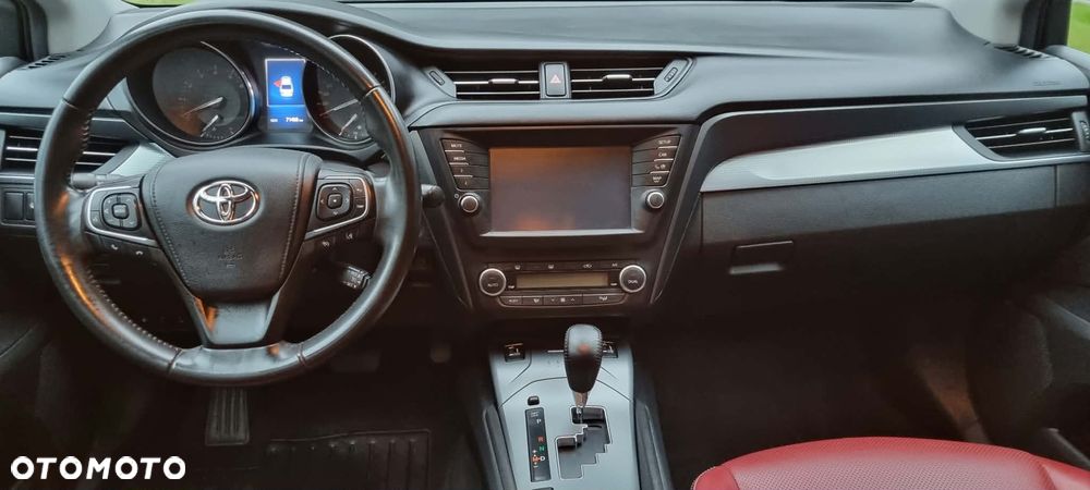 Toyota Avensis 2.0 Selection MS - 10