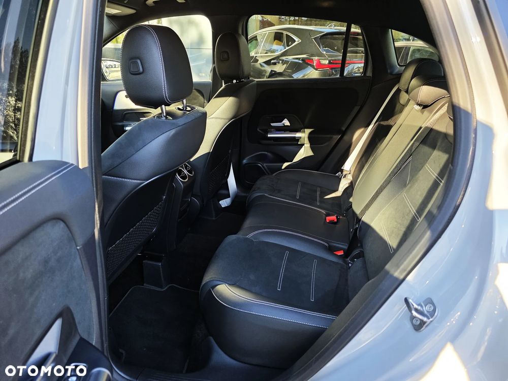 Mercedes-Benz GLA 200 AMG Line - 12