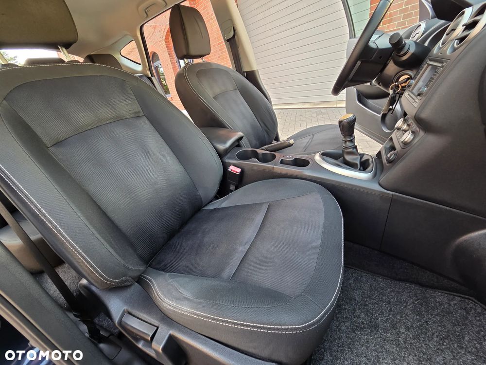 Nissan Qashqai 2.0 dCi DPF lounge - 32