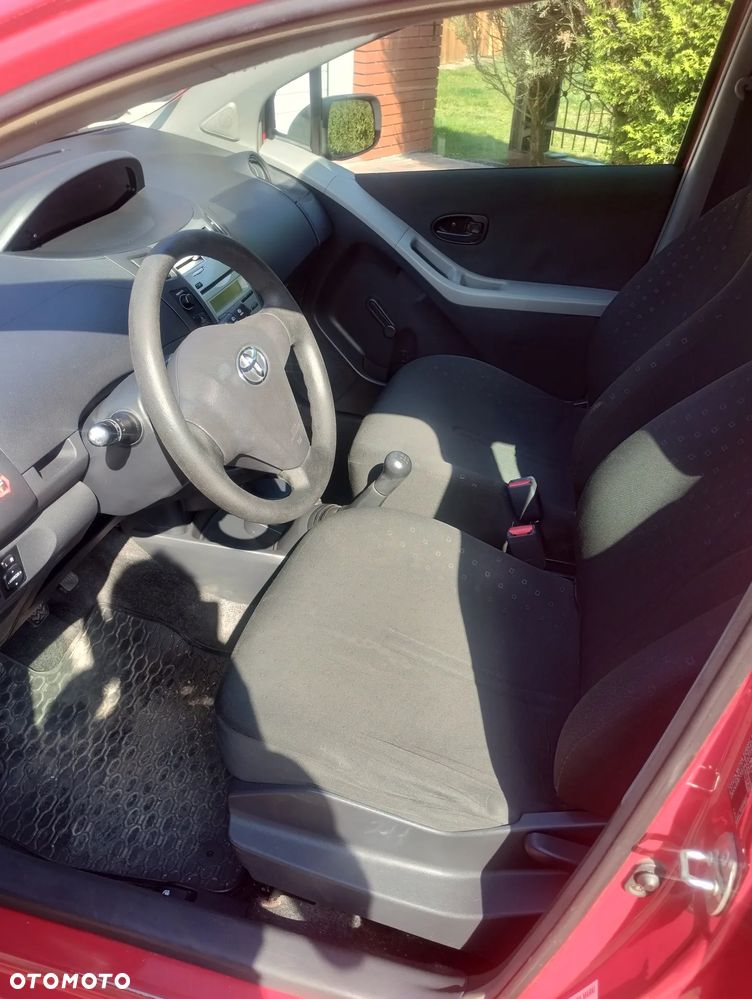 Toyota Yaris - 4