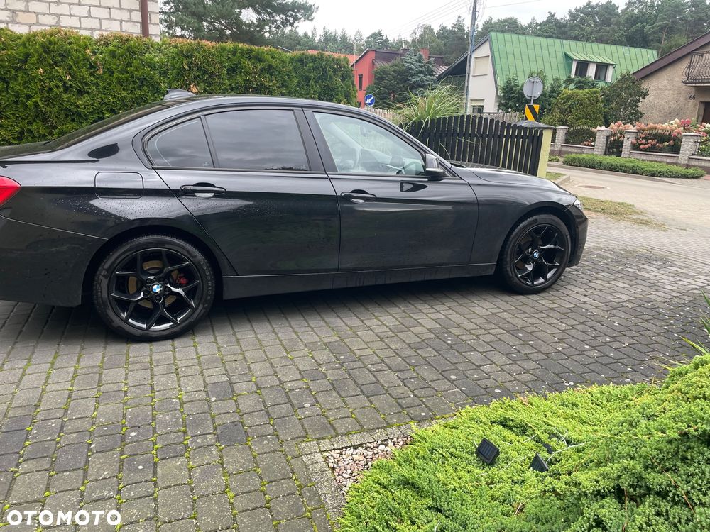 BMW Seria 3 316d - 15