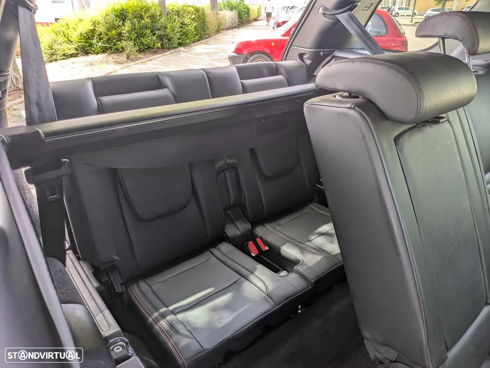 Land Rover Discovery Sport 2.0 eD4 R-Dynamic S 7L - 24