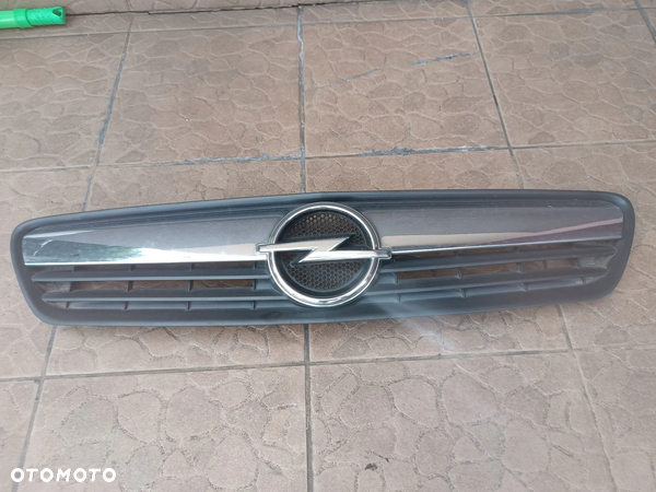 Opel Meriva A FL LIFT - grill chrom atrapa chłodnicy wlot maski 13207140