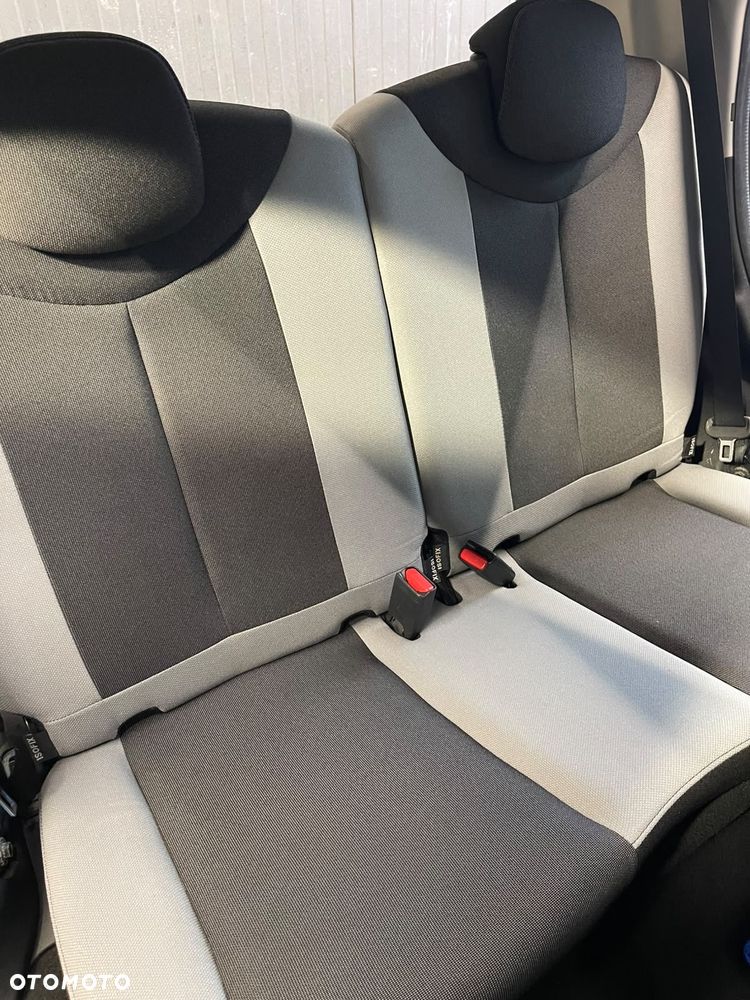 Toyota Aygo x-play Eco - 24