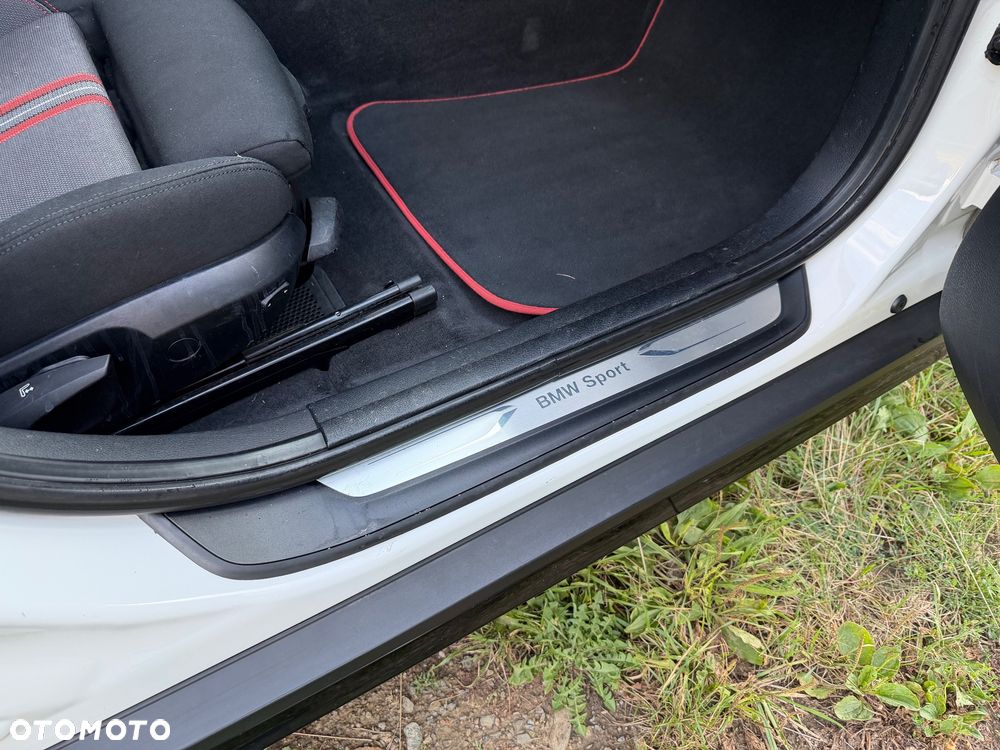 BMW X1 xDrive18d xLine - 27