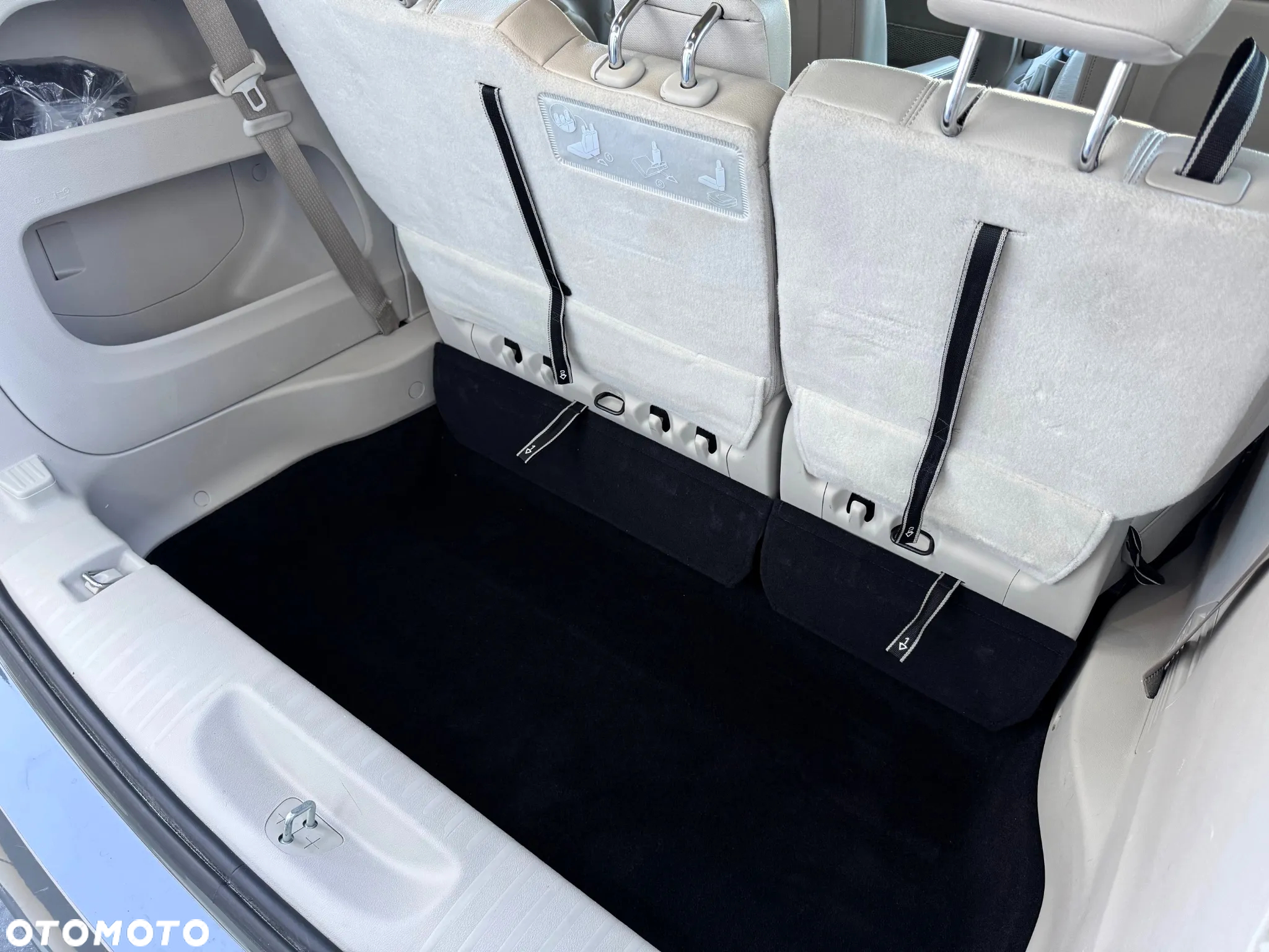 Chrysler Pacifica - 17