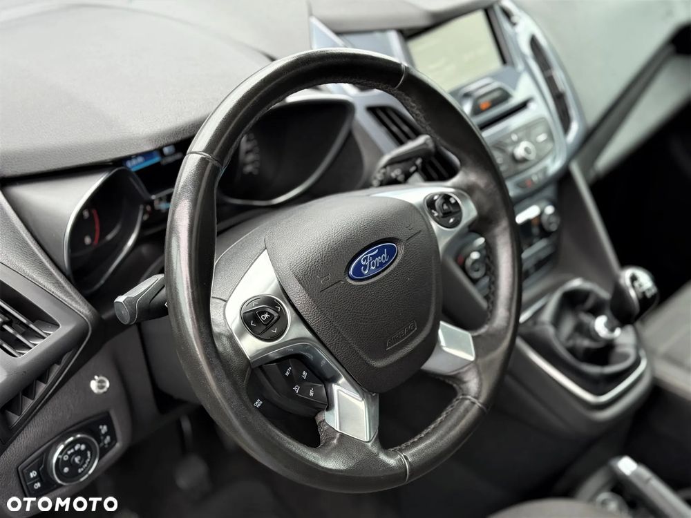 Ford Tourneo Connect 1.5 TDCi Titanium - 28
