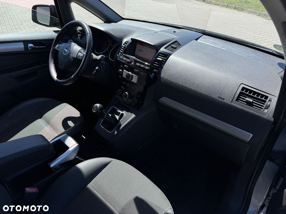 Opel Zafira 1.8 Design Edition - 24