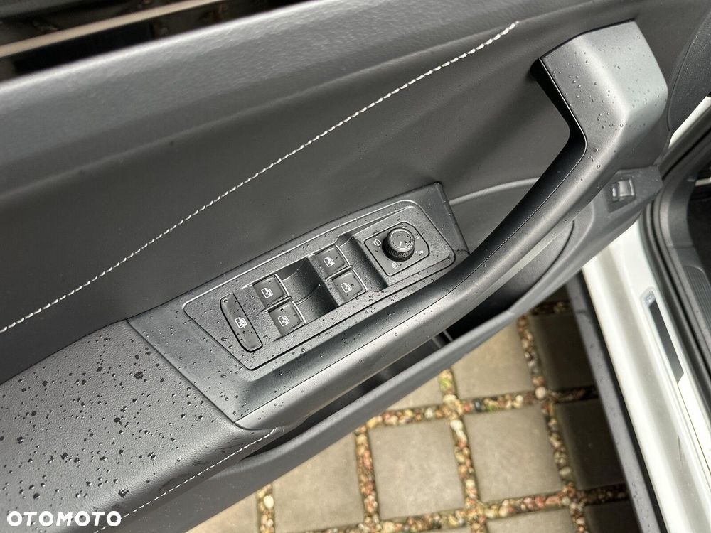 Volkswagen T-Roc 1.5 TSI R-Line Plus DSG - 33