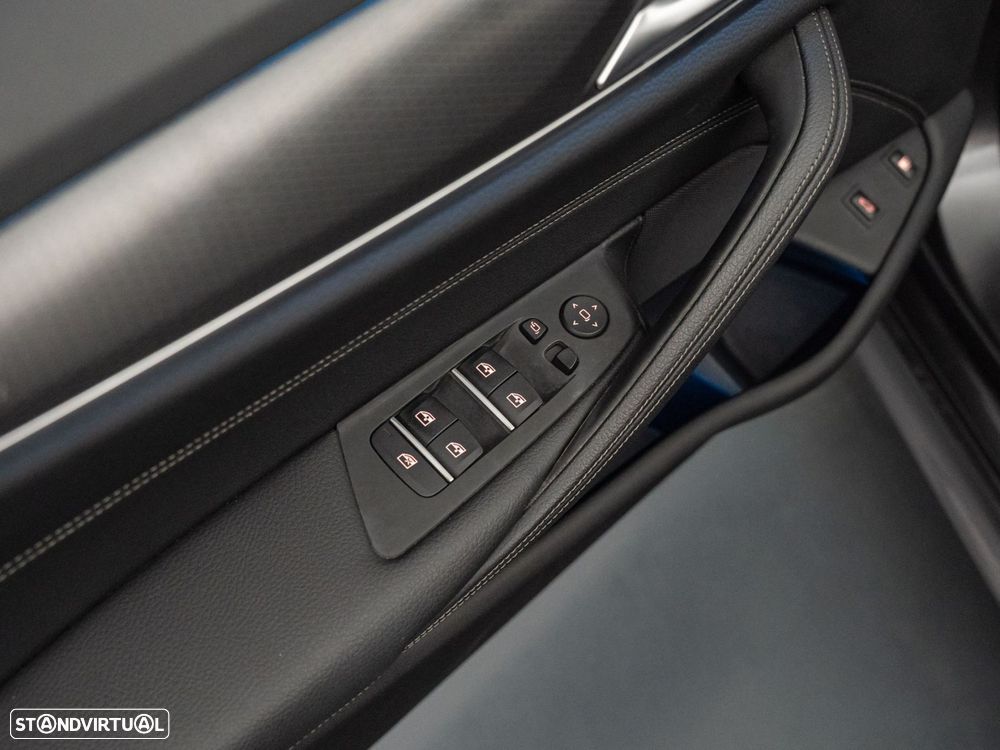 BMW 530 e Pack M - 18