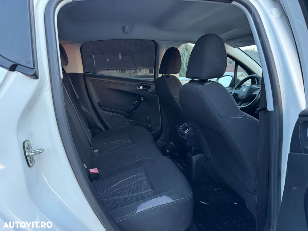 Peugeot 208 - 7