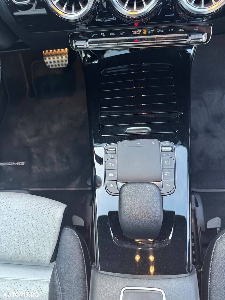 Mercedes-Benz CLA 250 - 21