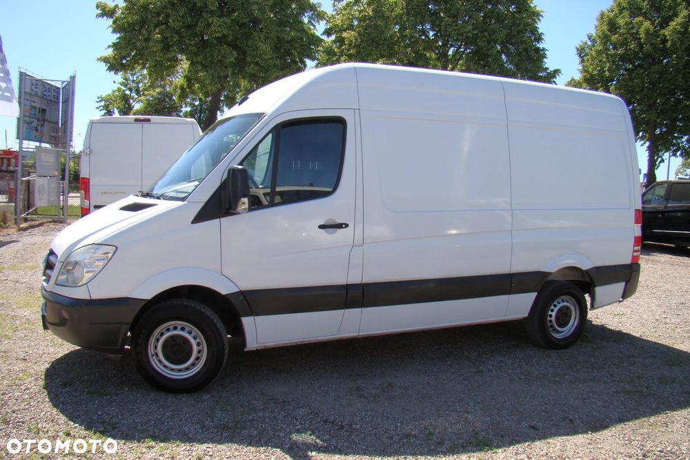 Mercedes-Benz Sprinter - 2
