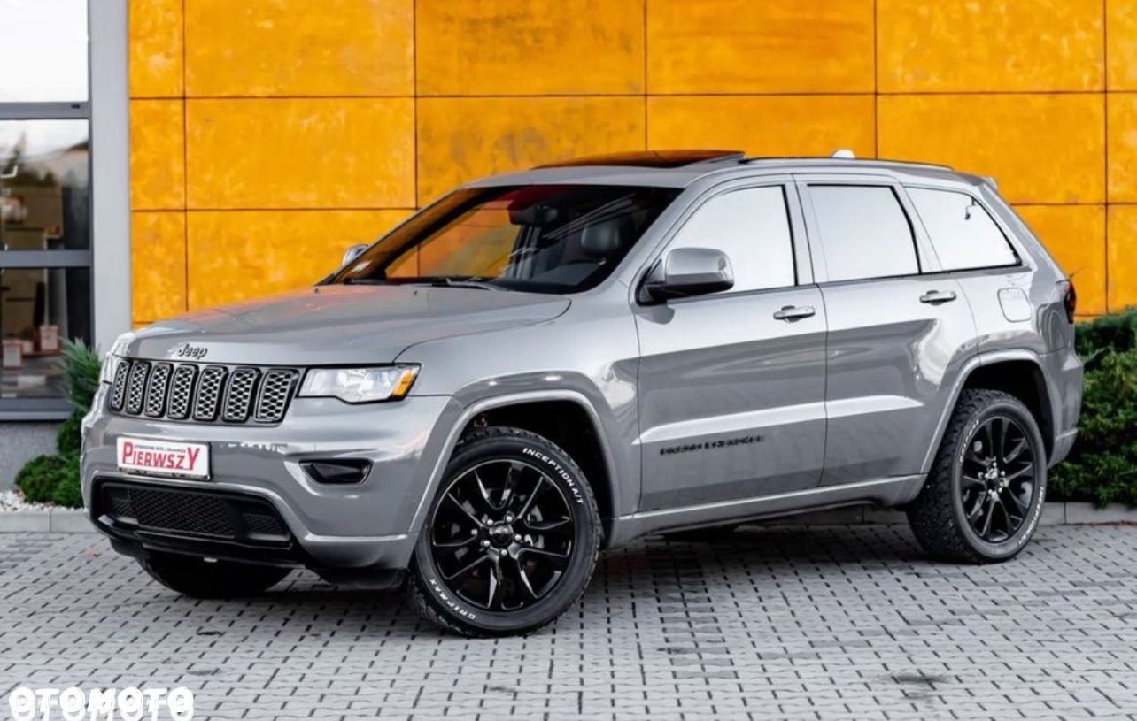 Jeep Grand Cherokee - 12