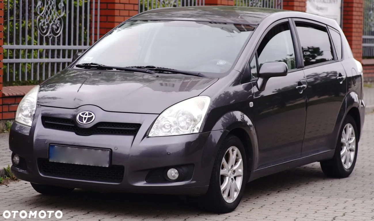 Toyota Corolla Verso 2.2 D-4D - 5