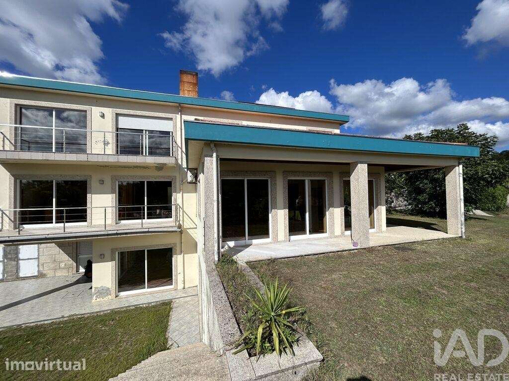 Casa / Villa T4 em Calvos E Frades de 432,00 m2 - Grande imagem: 2/18