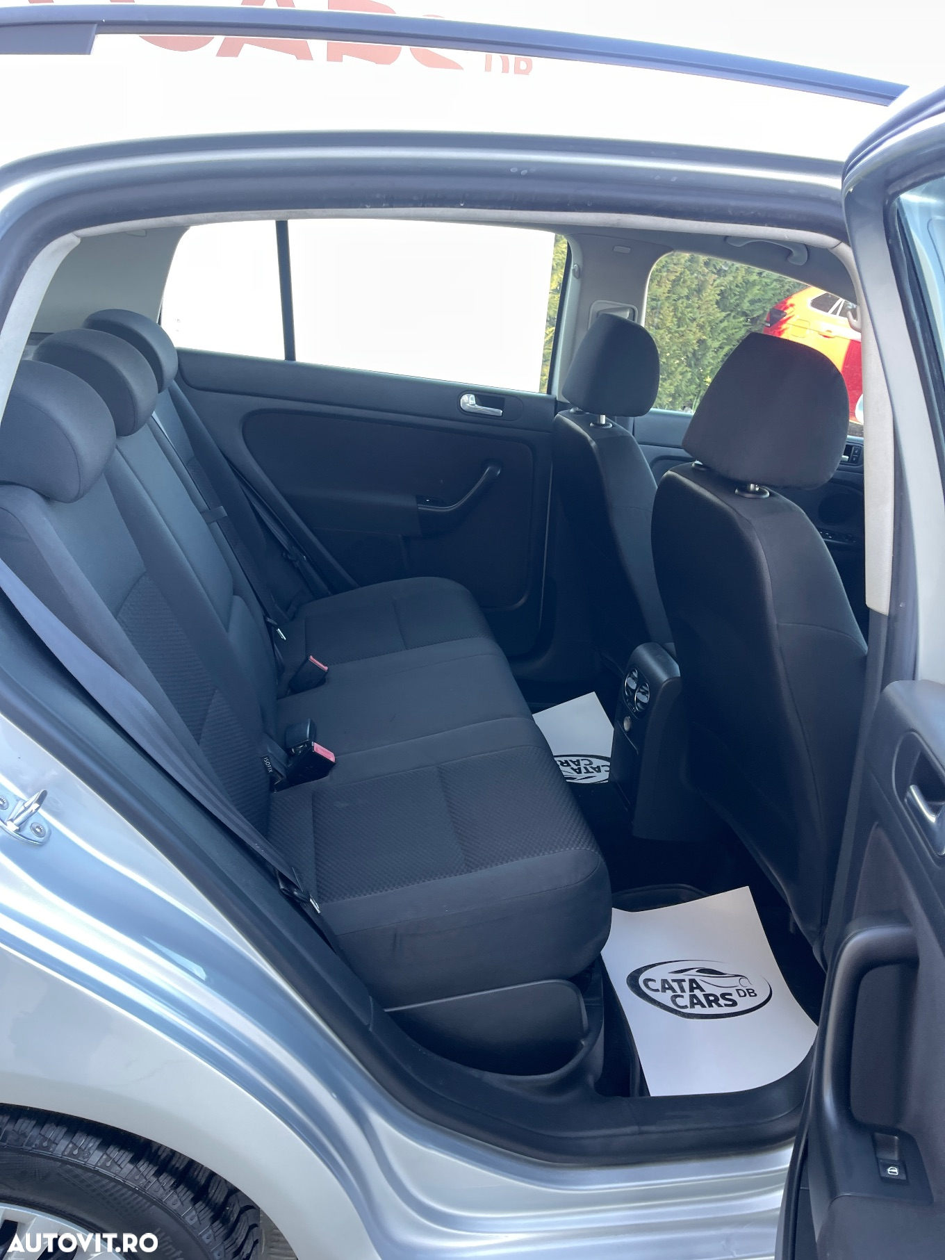 Volkswagen Golf Plus 2.0 TDI Comfortline - 27