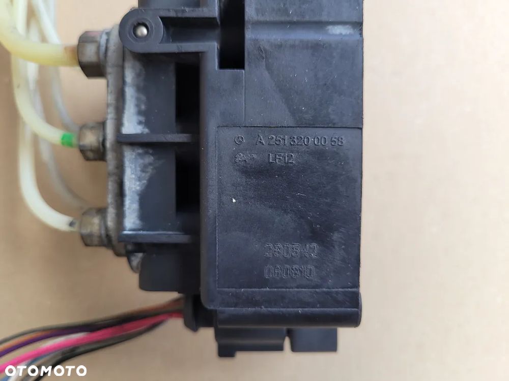 MERCEDES 100% GL ML W164 W221 W212 BLOK ZAWÓR ROZDZIELACZ AIRMATIC - 8