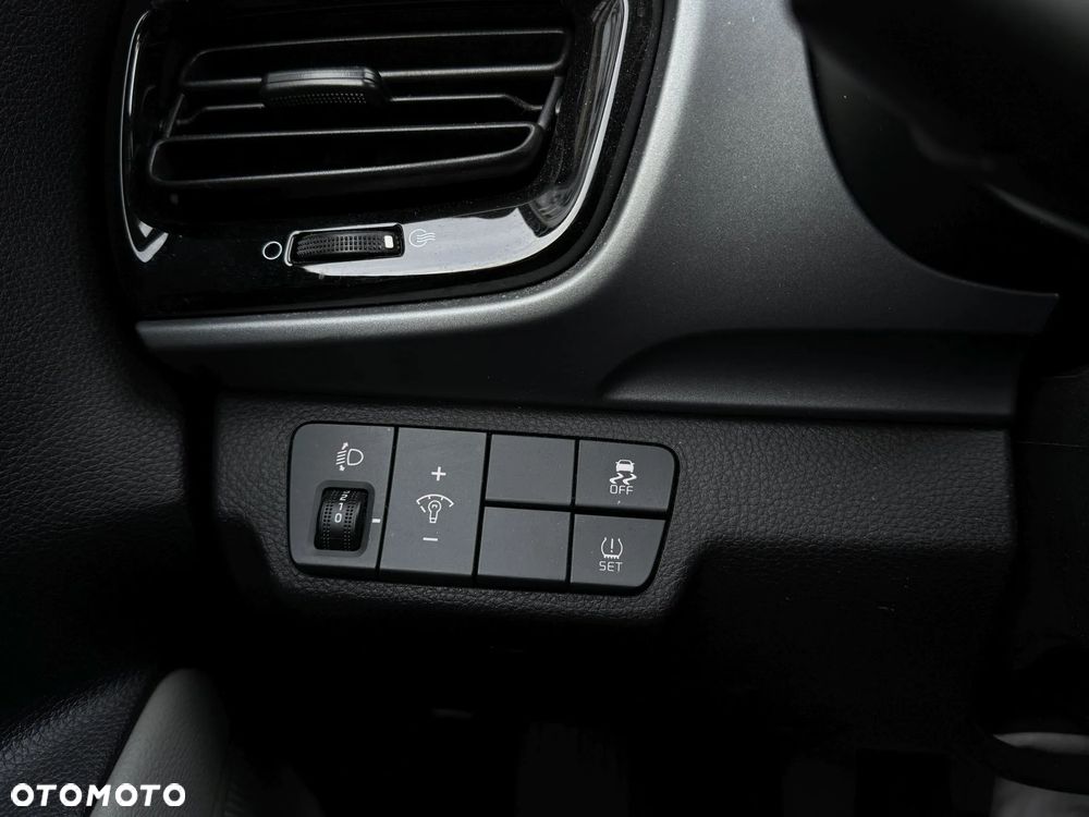 Kia Stonic 1.2 L - 18