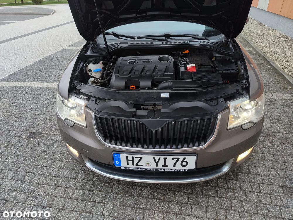 Skoda Superb 2.0 TDI Exclusive - 25