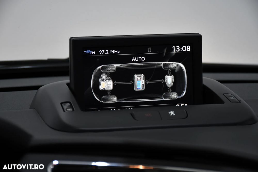 Peugeot 3008 HYbrid4 - 19